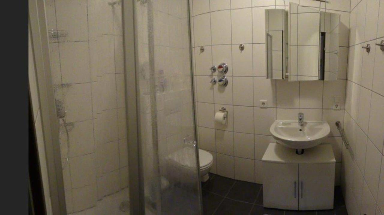 Schoenes Einfaches Zimmer In Oldenburg Exterior foto